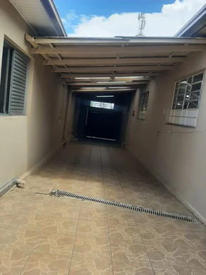 Casa à Venda 4 Quartos, 3 Banheiros, 4 Vagas De Garagem- Centro, Ponta Grossa