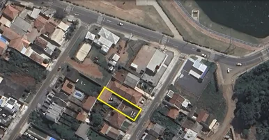 <strong>Casa à venda, 73 metros do Lago de Olarias. Com 450m² de áre</strong>