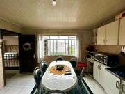 <strong>Casa Térrea  à venda. Próxima a BR-376, com 490m² de terreno</strong>