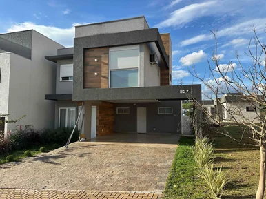 <strong>Casa com piscina para venda ou locação no condomínio Vale do</strong>