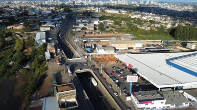 Imóvel Comercial à Venda ? Avenida Souza Naves