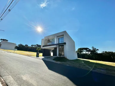 Casa Em Condomínio à Venda - Condomínio Eos Mirante, Com 03 Suítes E 210m² De ár