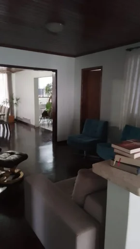 Casa Térrea à Venda, 03 Quartos (01 Suíte), 03 Banheiros, 160m² De área útil E 4
