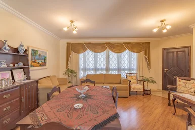 Casa à Venda 4 Quartos, 2 Suítes, 4 Banheiros  -  Uvaranas, Ponta Grossa