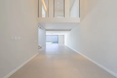 Casa à Venda, Condomínio Fechado, 03 Suítes, Piscina, Colônia Dona Luíza