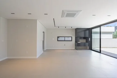 Casa à Venda, Condomínio Fechado, 03 Suítes, Piscina, Colônia Dona Luíza