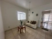<strong>Casa toda térrea à venda em Uvaranas</strong>