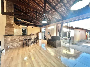 <strong>Casa Térrea à venda, com 172 m² de área útil e 257 m² de áre</strong>