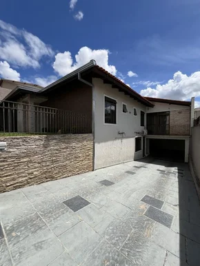 <strong>Casa à venda com 5 quartos e 3 suites, no bairro Centro em P</strong>