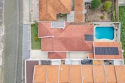 <strong>Casa Térrea para Venda e Locação, com 03 Quartos, 05 Banheir</strong>
