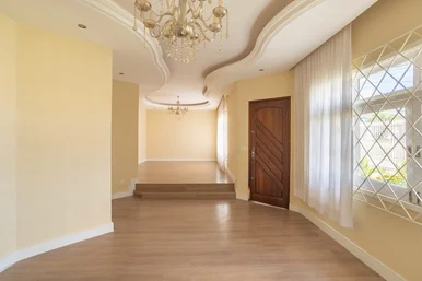 Casa Térrea Para Venda E Locação, Com 03 Quartos, 05 Banheiros, Piscina E 310 M²