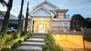 <strong>Residência em estilo clássico no Terras Alphaville | Piscina</strong>