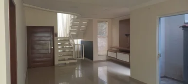 Casa Para Locação 3 Quartos, 1 Suite, 2 Vagas, 240m², Neves, Ponta Grossa - Pr