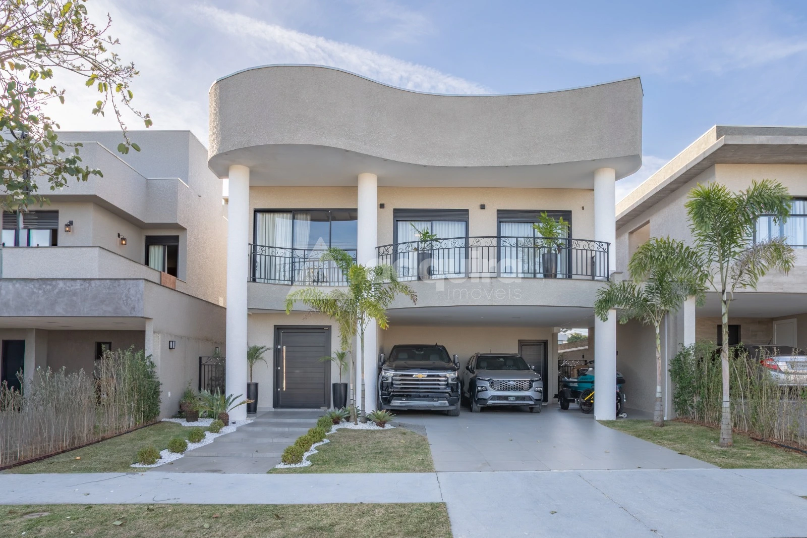 Casa à Venda Em Condomínio, 3 Suites, 3 Vagas, 300m², Jardim Carvalho