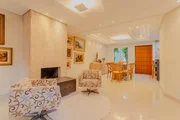 <strong>Casa à venda com 4 Quartos sendo 1 Suite, 4 Vagas, Neves, Po</strong>