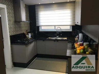 Casa à Venda 3 Quartos, 3 Suites, 2 Vagas, 403m², Estrela