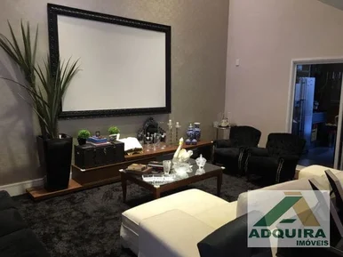 Casa à Venda 3 Quartos, 3 Suites, 2 Vagas, 403m², Estrela