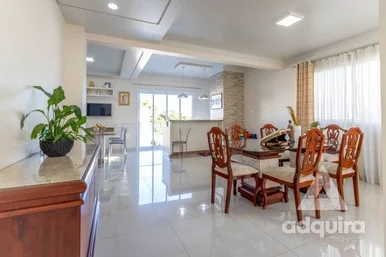 Casa à Venda 4 Quartos, 4 Suites, 3 Vagas, 405.33m², Estrela