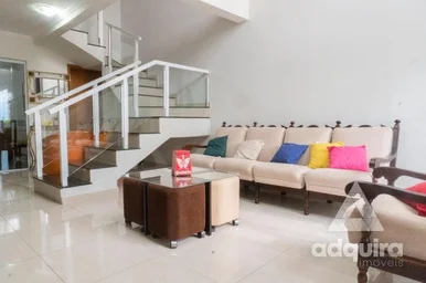 Casa à Venda 3 Suites  4 Vagas, 300m², Jardim Carvalho
