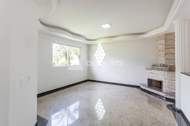 Casa Com 4 Quartos Em Condomínio Fechado