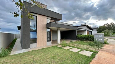 <strong>Casa à venda 3 Quartos, 1 Suite, 2 Vagas, 308.75M², Jardim C</strong>