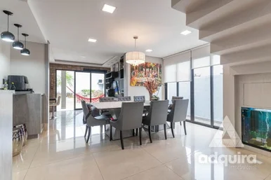Casa à Venda 3 Quartos, 3 Suites, 2 Vagas, 370m², Jardim Carvalho