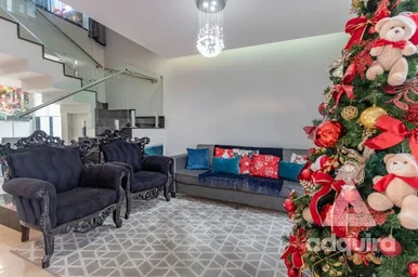 Casa à Venda 3 Quartos, 3 Suites, 2 Vagas, 370m², Jardim Carvalho