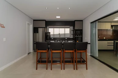 Casa à Venda 4 Quartos Sendo  3 Suites, 2 Vagas