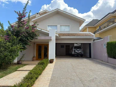 <strong>Casa para venda e locação, 4 Quartos, 1 Suite, 4 Vagas, 306M</strong>