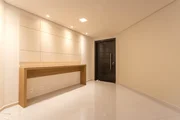 <strong>Casa semimobiliada para venda, 3 Quartos, 3 Suites, 2 Vagas,</strong>