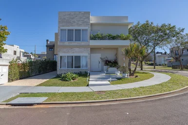 <strong>Casa à venda 3 Quartos, 2 Suites, 320M², Jardim Carvalho, Po</strong>