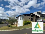 <strong>Casa em Condomínio, Semimobiliada, à venda e locação, 3 Quar</strong>