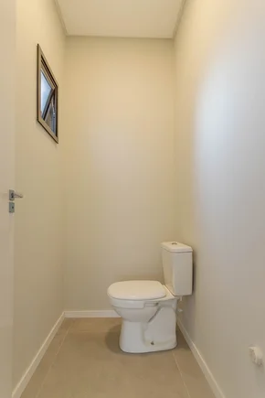 Casa à Venda 3 Quartos, 3 Suites, 2 Vagas, 255m², Orfãs