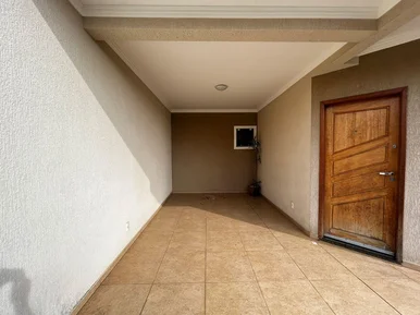 Sobrado A Venda Em Pequeno Condomínio. 3 Quartos (uma Suíte), 3 Banheiros, 2 Gar