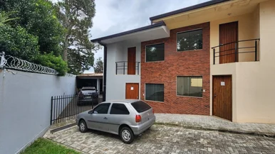 <strong>Sobrado em Pequeno Condomínio Fechado à venda, Com 2 quartos</strong>