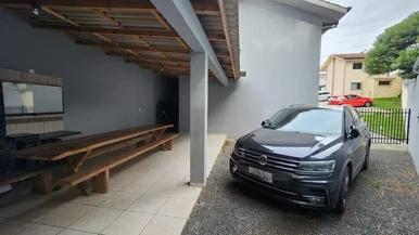 Sobrado Em Pequeno Condomínio Fechado à Venda, Com 2 Quartos, 2 Banheiros E 3 Va