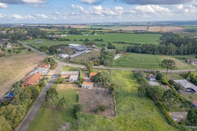 Chácara Em área Urbana à Venda, Com 3.739,50 M² De área Total E 48 Metros De Fre