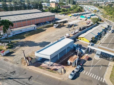 <strong>Comercial à venda  7 Vagas, 290M², Uvaranas, Ponta Grossa - </strong>