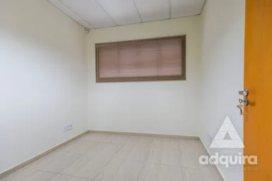 Comercial à Venda 4 Quartos, 1 Suite, 2 Vagas, 182.16m², Centro, Ponta Grossa - 