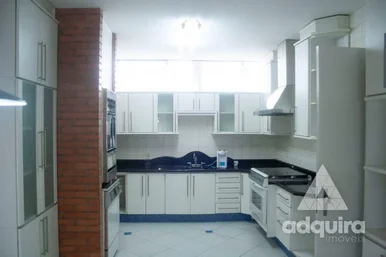 Comercial à Venda 4 Quartos, 1 Suite, 6 Vagas, 672m², Centro