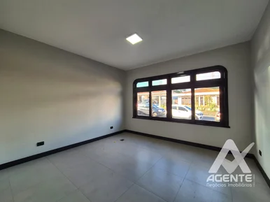 Casa Comercial Na Nova Rússia