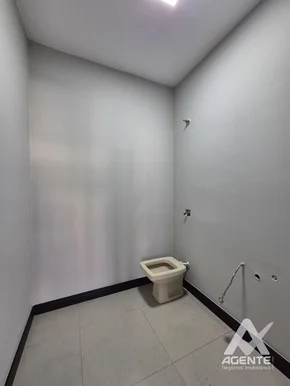 Casa Comercial Na Nova Rússia