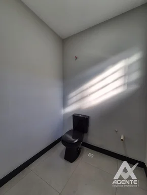 Casa Comercial Na Nova Rússia